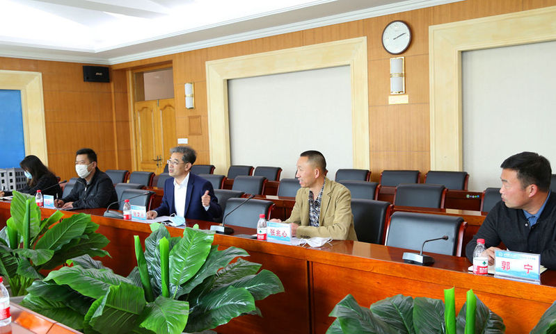 环翠区副区长王大治一行来校调研洽谈