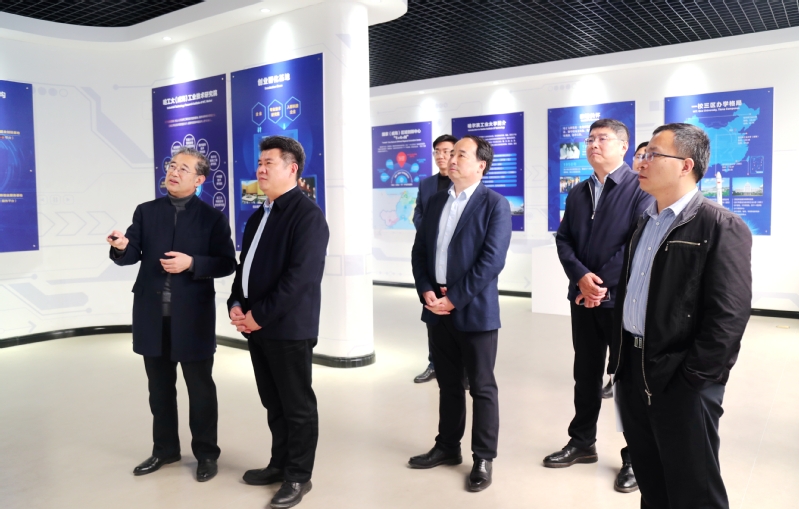 威海市副市长孙付春来校区调研